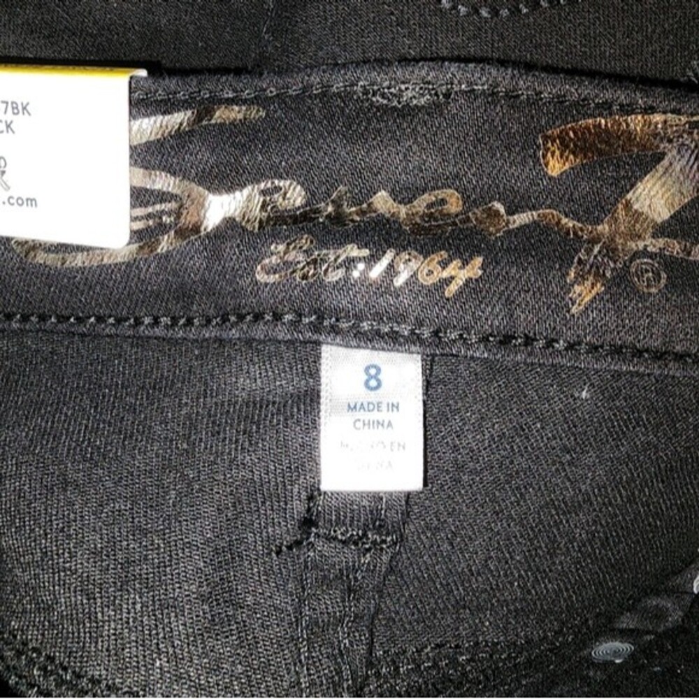 Seven7 Black Super Soft Stretch Rolled Cuff Sunset Bermuda Shorts Size 8 - Picture 7 of 11